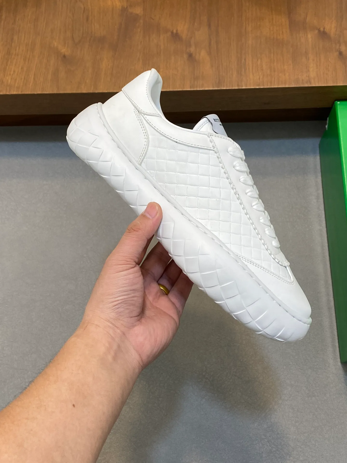 Men's men's shoes 💰480 [New style] ⛺️⛺️BV-Bottega Veneta men's Apollo sneakers. Run to the next stop at a brisk and comfortable pace. This casual shoe is a nylon and suede cowhide lace-up sneaker. Material: Fabric stitching cowhide and cow suede. Rubber outsole Size: 38-44 (45 can be customized